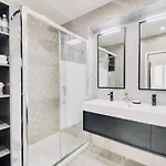 Elegance Contemporaine Sublime 3 Chambres Impeccablement Agencees
