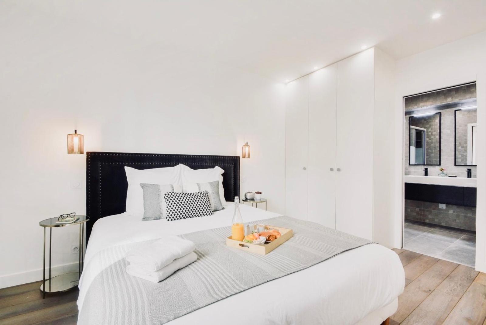 Elegance Contemporaine Sublime 3 Impeccablement Agencees Apartment Paris